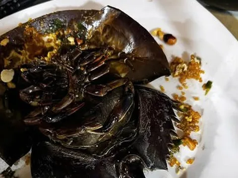 3 người ở Cà Mau nhập viện sau khi ăn tối tại quán ốc