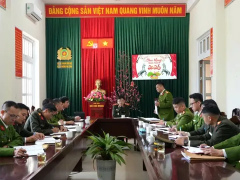 Cận Tết, Giám đốc và Phó Giám đốc công an đến kiểm tra đột xuất công an phường