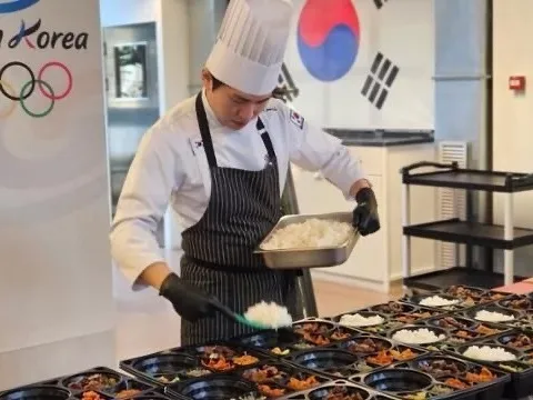 Hàn Quốc lập bếp riêng, mang kim chi, 700 kg thịt bò đến Olympic