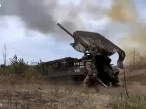 "Một vũ khí, hai số phận": Pháo của Ukraine hay Nga ưu việt hơn?