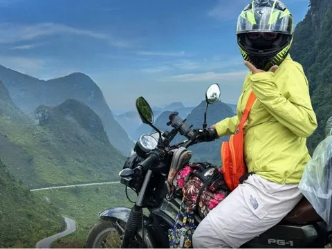 Phượt thủ U60 lần đầu xuyên Việt bằng xe máy: 'Bất ngờ phải chạy bão, mưa rát mặt, cuối cùng vẫn ổn'