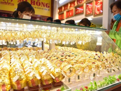 Giá vàng bạc biến động mạnh trước ngày Thần Tài