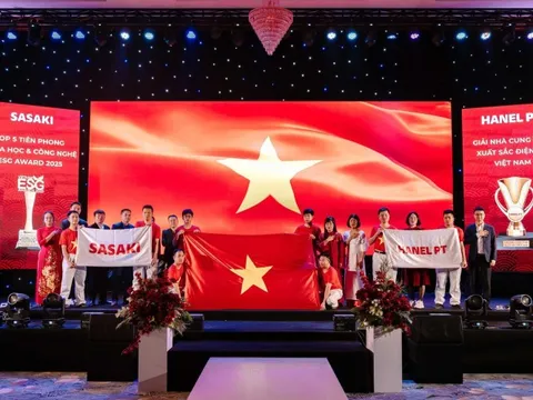 Giải bài toán từ gia công đến làm chủ công nghệ điện tử