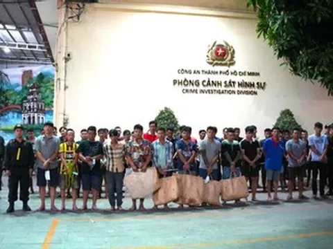 Hàng trăm cảnh sát đột kích hai sới bạc quy mô lớn ở TPHCM, bắt giữ 83 đối tượng