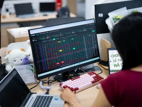 VN-Index ‘lượn sóng’ trong phiên giao dịch đầu tiên sau tin chiến sự Iran