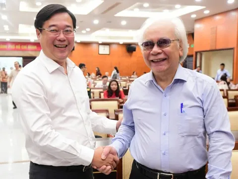 Lãnh đạo TP.HCM gặp gỡ, tuyên dương nhà báo, văn nghệ sĩ tiêu biểu đầu năm