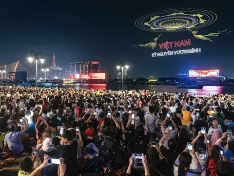 Ảnh chụp màn trình diễn 10.500 drone tại TP.HCM thắng giải A