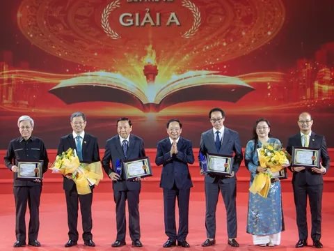 'Lịch sử Việt Nam bằng hình' đoạt giải A Giải thưởng Sách quốc gia