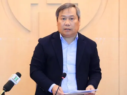 Chủ tịch Hà Nội khuyến cáo người dân bình tĩnh, không tích trữ xăng dầu