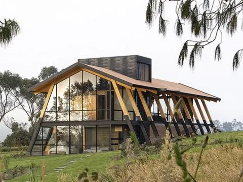 Ngôi nhà 'nổi' trên thảo nguyên