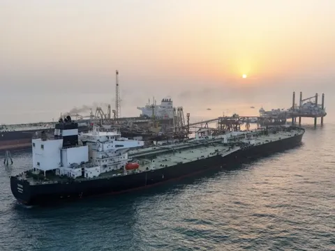 IEA sẽ tung ra thị trường 400 triệu thùng dầu từ kho dự trữ khẩn cấp