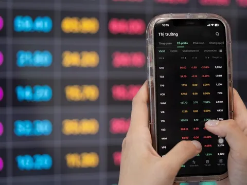 Chứng khoán 13-3: Nhà đầu tư nên làm gì sau một tuần 'đau tim' cùng biến động VN-Index?