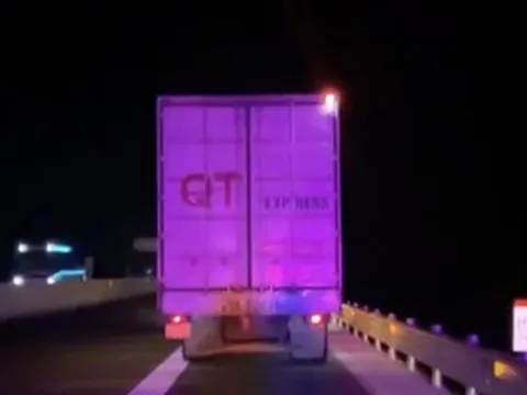 CSGT xử lý 60 tài xế dừng, đỗ trên cao tốc để ngủ, đi vệ sinh