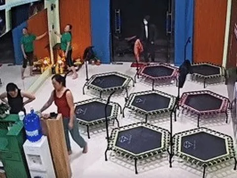 Xác minh clip người đàn ông bịt mặt xông vào phòng tập giật dây chuyền phụ nữ