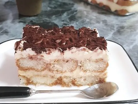 Cách làm bánh tiramisu từ sữa chua và bánh quy không cần lò nướng