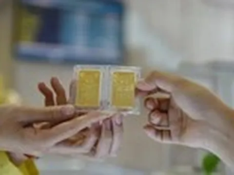 Giá vàng miếng SJC giảm thêm 600.000 đồng/lượng, xuất hiện lực mua bắt đáy