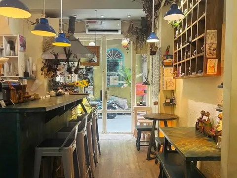 Quán cà phê ở TP.HCM không cho khách ngồi quá 1,5 tiếng sắp đóng cửa