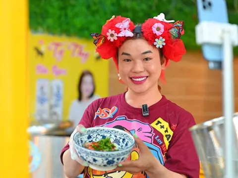 Ty Thy nghỉ bán gỏi đu đủ sau gần 8 năm