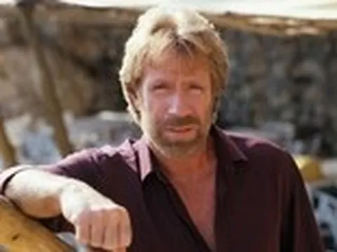 Huyền thoại võ thuật Chuck Norris qua đời