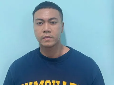 Khởi tố, bắt tạm giam người đàn ông hành hung nữ shipper