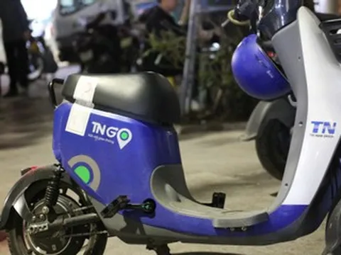 Bị CSGT Hà Nội giữ xe đạp điện công cộng vì vi phạm nồng độ cồn, tài xế phân trần ‘đi bộ mệt’