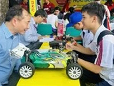 Học sinh miền Tây 'săn' ngành hot, trải nghiệm chọn nghề tại ngày hội tư vấn tuyển sinh