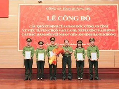 29 nhân viên an ninh sân bay Đồng Hới được tuyển vào Công an