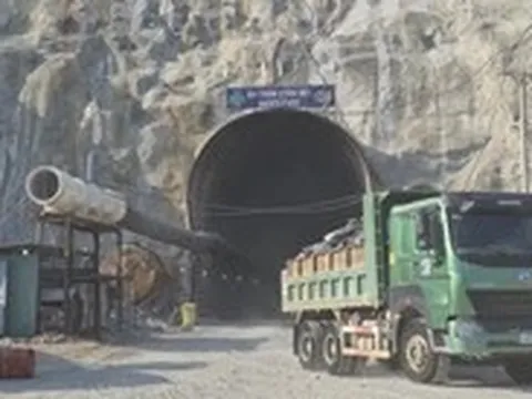 Thủy điện tích năng lớn nhất Đông Nam Á làm 'pin nước khổng lồ' xuyên núi chạy đua tiến độ