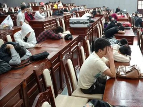 Hàng trăm người sập bẫy 'việc nhẹ lương cao' ở Campuchia được trả về nước