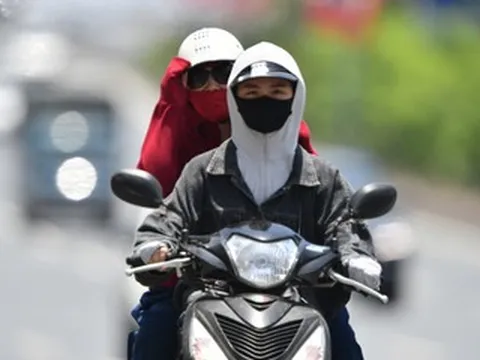 Miền Bắc đón đợt nắng nóng mạnh đầu tiên sớm hơn 10 ngày, Hà Nội chạm 36 độ