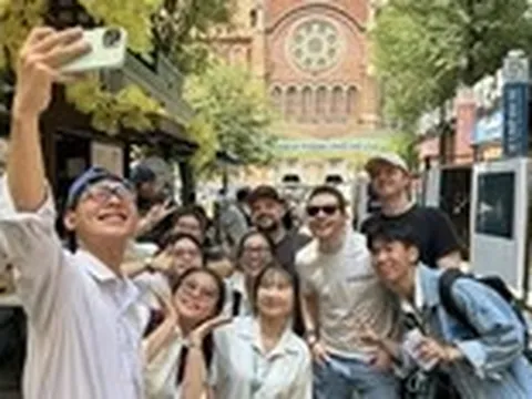 Doanh thu đường sách tăng nhưng sách bán ra giảm