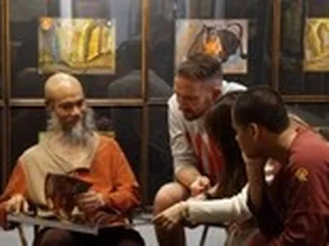 Ba tuần vẽ hơn 300 bức tranh ngựa, Trịnh Thắng lại gây bất ngờ