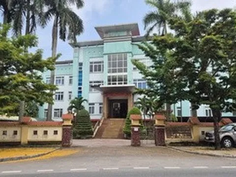 "Người lạ" có tên trong hồ sơ gói thầu 16,5 tỉ đồng ở Quảng Trị