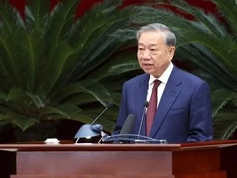 Thực hiện nhất quán "4 kiên định" về chính trị, tư tưởng