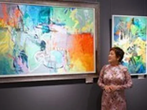 Dấu ấn trừu tượng của nữ họa sĩ Đoàn Mai Thủy