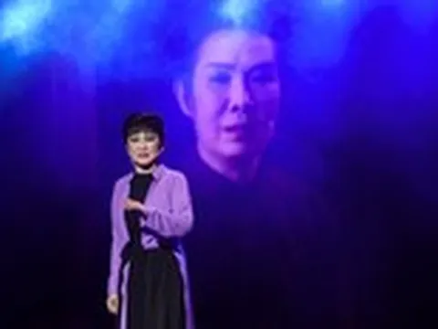 Khán giả nghẹn ngào xem Thanh Thanh Tâm diễn Hòn vọng phu cùng Vũ Linh