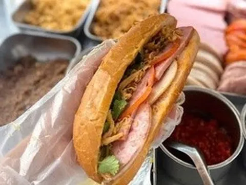 32 người đau bụng dữ dội sau khi ăn bánh mì