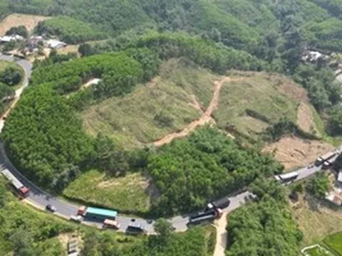 Quốc lộ 49: Nỗi ám ảnh mang tên xe đầu kéo