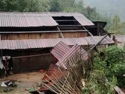 Mưa đá kèm dông lốc, sét làm 4 người chết, tốc mái hơn 6.500 ngôi nhà