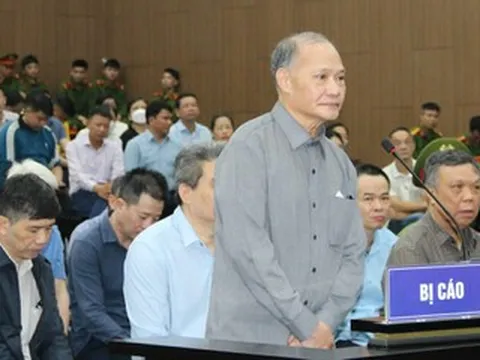 Cựu Thứ trưởng Hoàng Văn Thắng nhận tiền doanh nghiệp, tự làm hoen ố danh dự