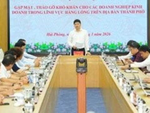 Xem xét thu phí 0 đồng đối với mặt hàng xăng dầu 9 tháng cuối năm