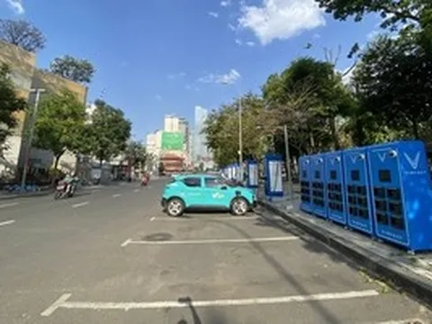 Sở Xây dựng TPHCM yêu cầu hoàn thành 3.000 tủ đổi pin trước ngày 10-4