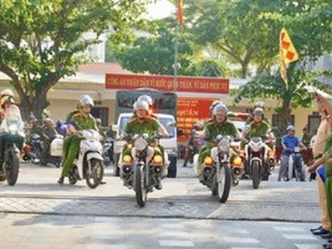 Hình ảnh Công an phường Vũng Tàu ra quân lập lại trật tự đô thị