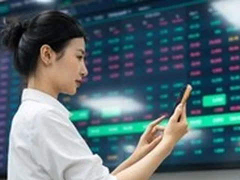 VN-Index bùng nổ phiên sáng, tăng hơn 30 điểm nhờ cổ phiếu Vingroup