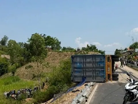 Nguyên nhân ban đầu vụ xe container tông xe máy khiến 3 người tử vong