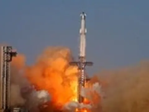 SpaceX bí mật nộp đơn IPO, hứa hẹn thương vụ lên sàn lớn nhất lịch sử