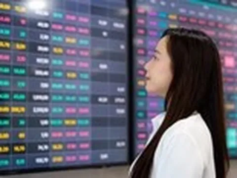 Chứng khoán 2-4: ‘Đi săn’ cổ phiếu mùa đại hội đồng cổ đông, nhà đầu tư cần lưu ý gì?