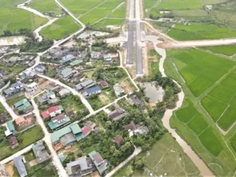 Đường hơn 500 tỷ đồng ở Hà Tĩnh 'đứt đoạn' vì vướng 2 hộ dân