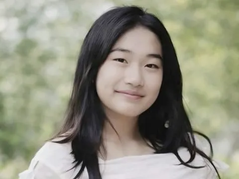 Người cha mang ảnh đi lang thang suốt một tháng tìm con gái mất tích