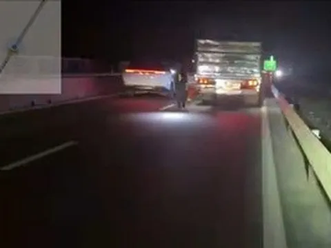 Đỗ xe trên đường cao tốc không đặt cảnh báo, tài xế bị phạt 13 triệu đồng